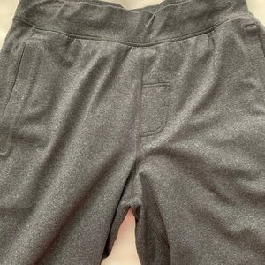 Lululemon men’s Kung Fu pants med length 31 inches